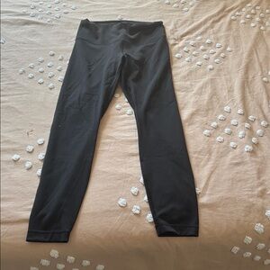Lululemon Wunder Train 25in inseam in Black
